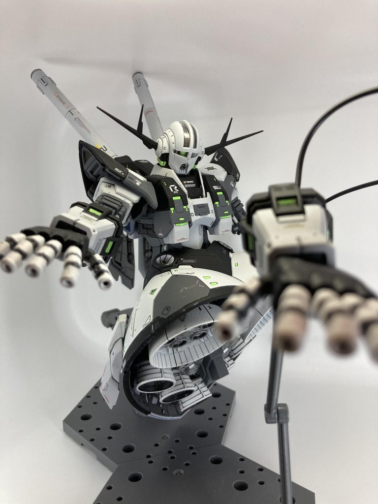 RGジオングといったらこのポーズですね。最後までご覧いただきありがとうございました!