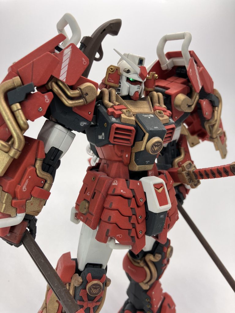 金色部分はあえて重厚感を出すために、、とかではなく、単にツヤ消しを吹き過ぎただけです🤤