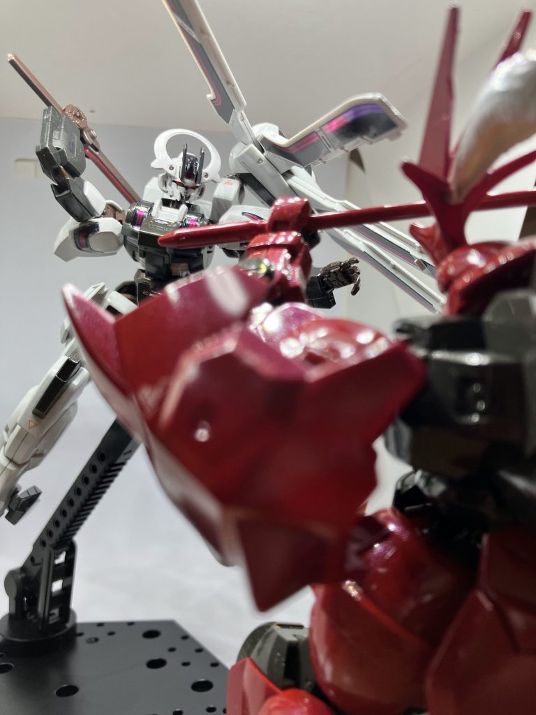 ガンダムシュバルゼッテ–4枚目/制作者：L.W