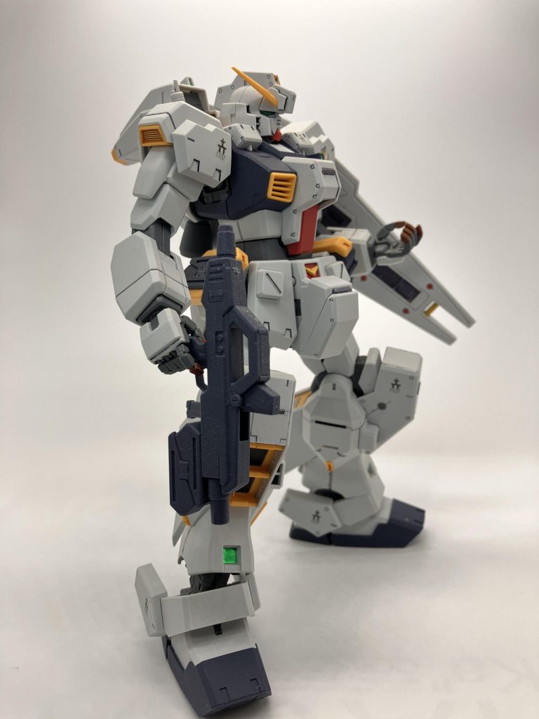 ヘイズル改と言えばこのポーズでしょうか。