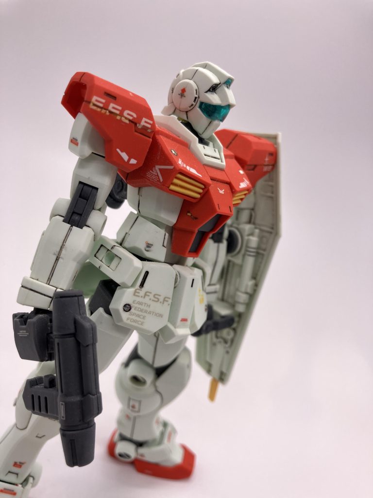 メタルパーツはほんの少しだけ。