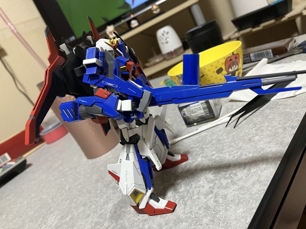 専用の長距離狙撃用ハイパースナイパーランチャーも作りました。