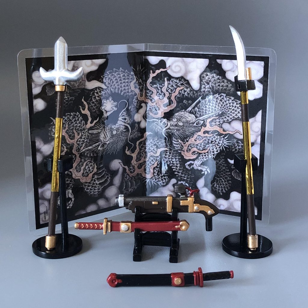 屏風や、刀置き等も作りました。