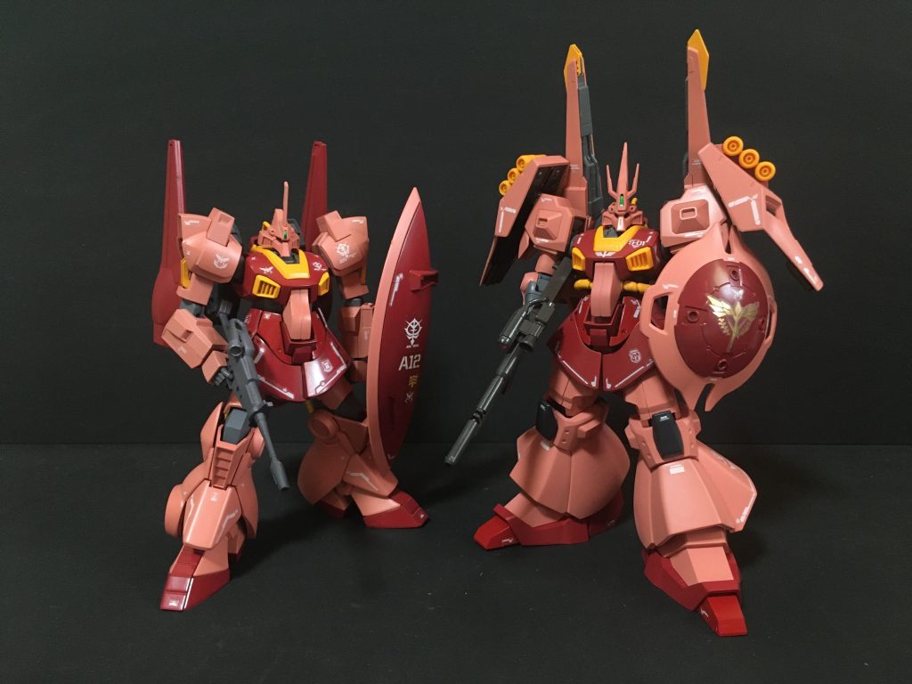以前に製作したシャア専用ディジェhttps://gumpla.jp/hg/1079604とのツーショット。HGディジェは他キットに比べて小ぶりなのですが、脚部をリックディアスにすることで重量感が増したかなと思います。