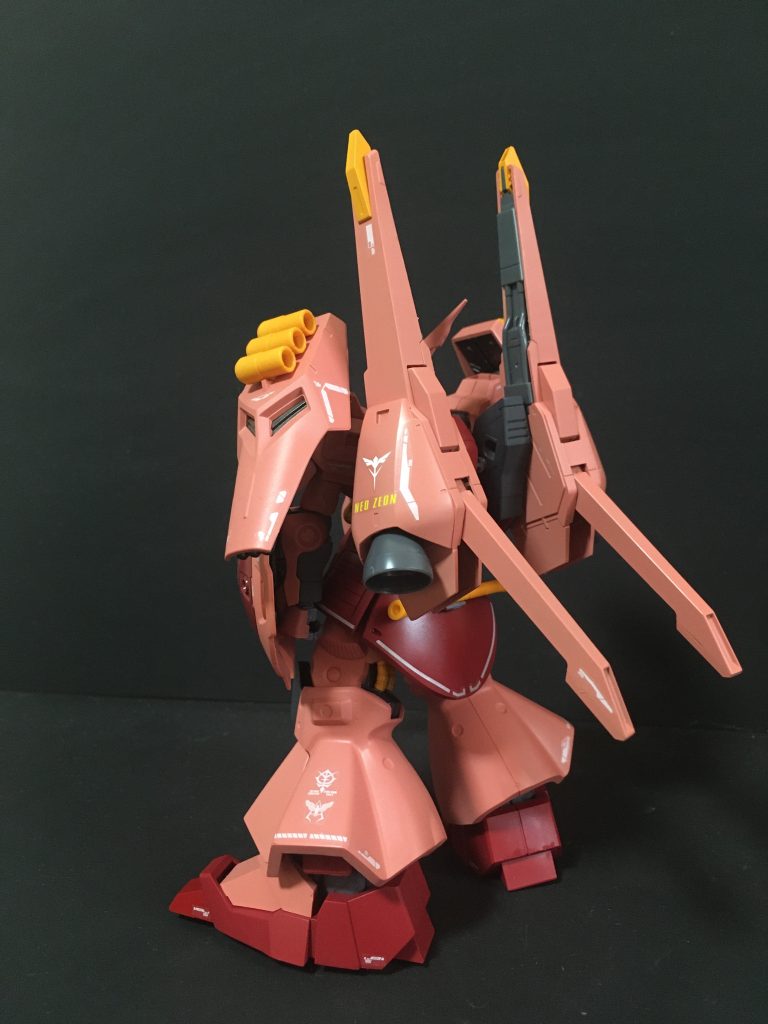 バックパックにドーベンウルフのバインダーを装備させています。