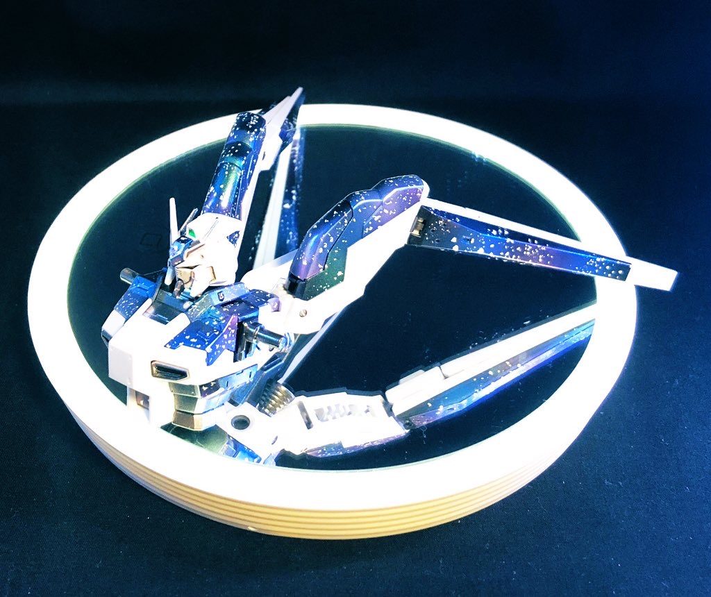 HG Hi-ν GUNDAM–3枚目/制作者：Ken