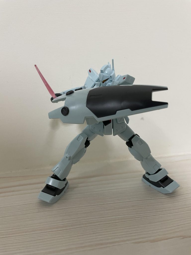 盾のこの持ち方好き