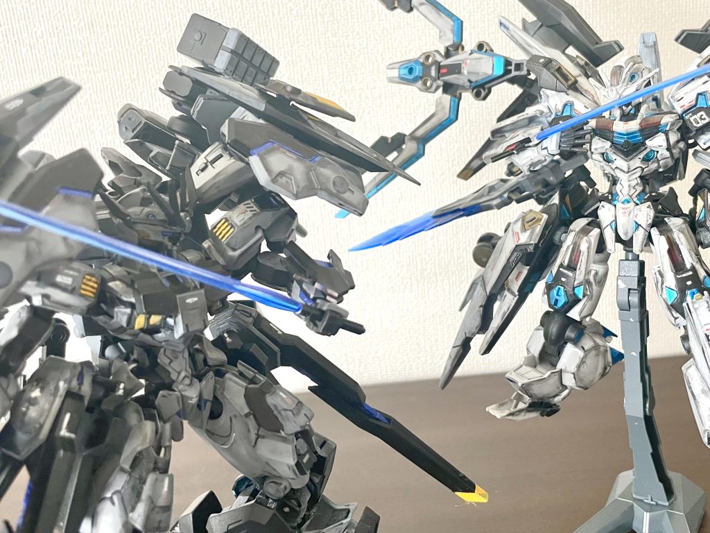 今回は魔女が操る呪いの人形をモチーフに製作しており、母親の言いなりだったかつてのスレッタが投影されるようにエアリアルをベースにつくられています。