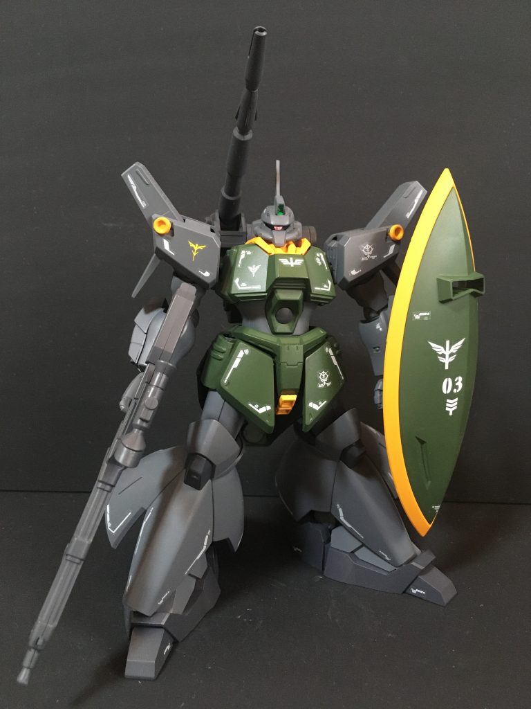 両足(膝下)はサザビー、肩はドーベンウルフ用をミキシングしています。キャノン機仕様ということで頭部にガンダムMk2のスコープセンサーを追加しています。※投稿当初は非キャノン機でしたが、オプション見直しを行いキャノン機に変更しています。