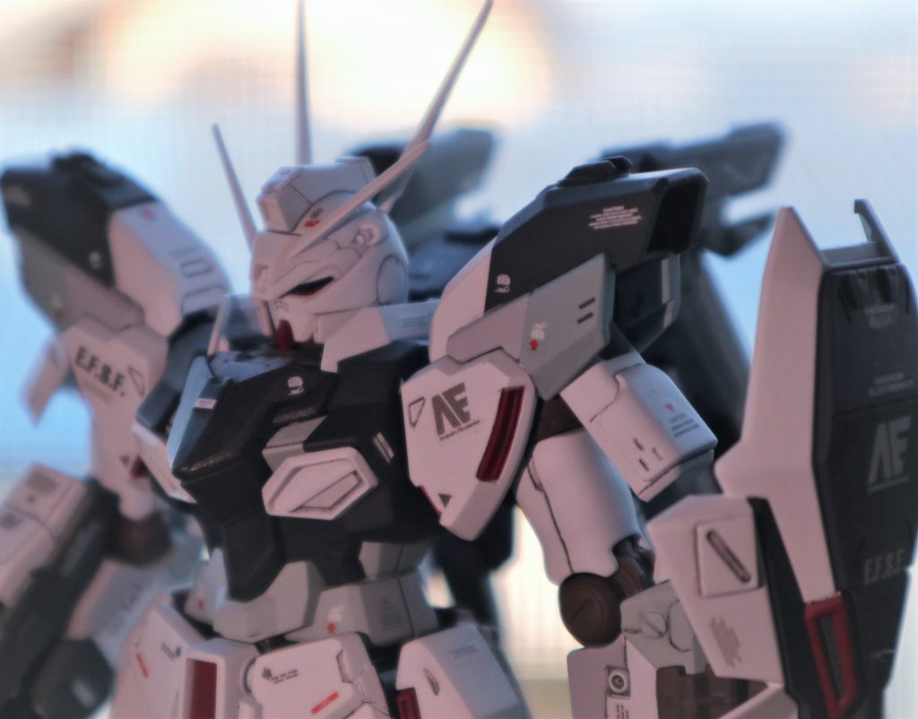 シナンジュスタインというMSを一目見た時から,「ガンダム化」したいという思いがあり,ようやく叶いました。シルヴァバレトのガンダムヘッドが意外と「イケメン」で助かりました(笑)ご意見,ご感想や機体設定交流など,コメントいただけたら嬉しいです。よろしくお願い致します。