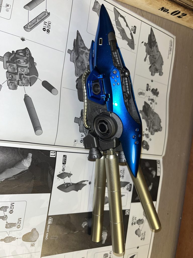 胴体部分これだけ見ると近未来的なバイクに見えませんか?