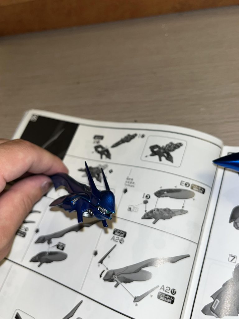 顔部分この時はまだツノ折れてなかった…モノアイは付属のシール使ってます