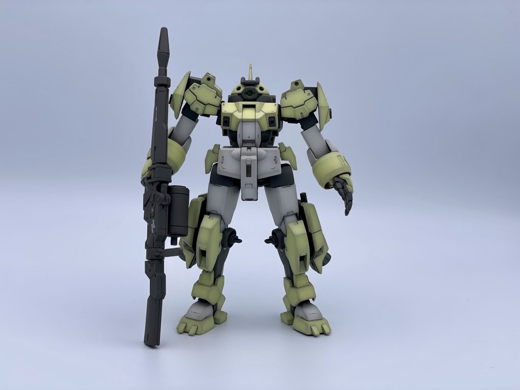 肩アーマーとシールド、腰アーマー、ポンポンは30MMから拝借腿から下はデミバーディングから。工作はほとんどしてないです。