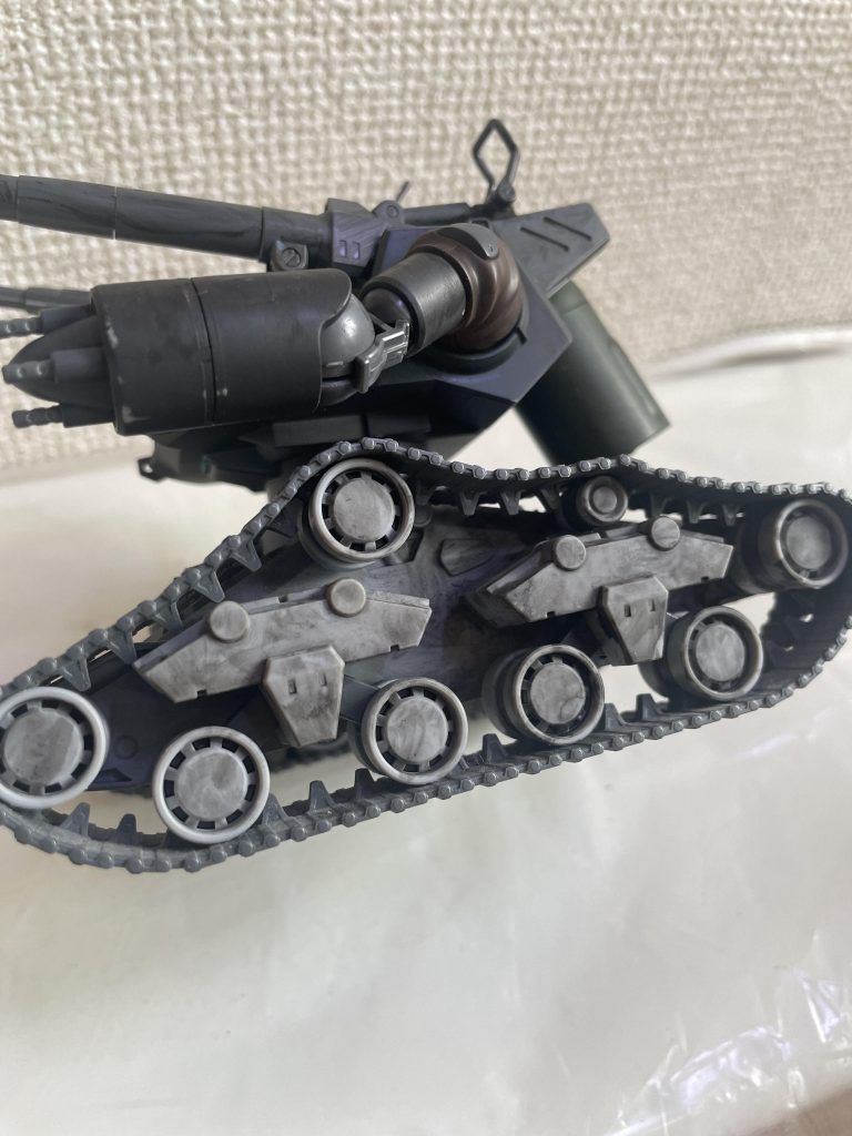 ホイール部は筆でガッツリ目に汚し