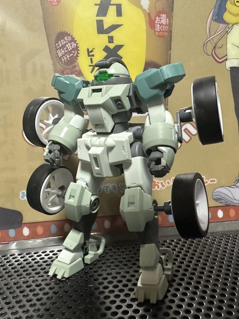 塗装前の仮組み状態各関節の穴に仕込んだジョイントパーツがなんとホイール軸にシンデレラフィット!これがなければこのネタは頓挫してました