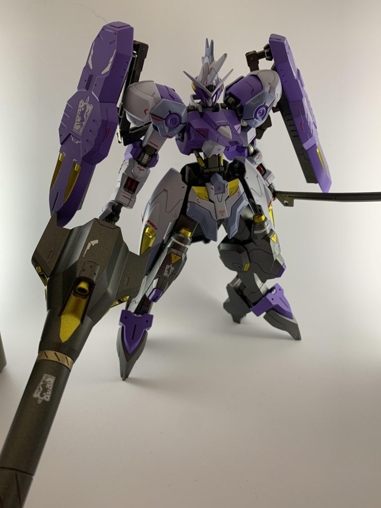 白背景でも撮影しましたが、黒の方が好き。