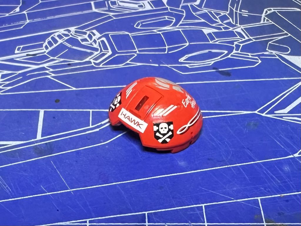 そして気を遣ったのはデカール。レーシングカーを見ながらそれっぽい感じに散りばめました。そしてリスナー仲間に教わったデカール重ね貼りというテクニック。かなりいいアクセントになりましたねー。またどこかで使いませう