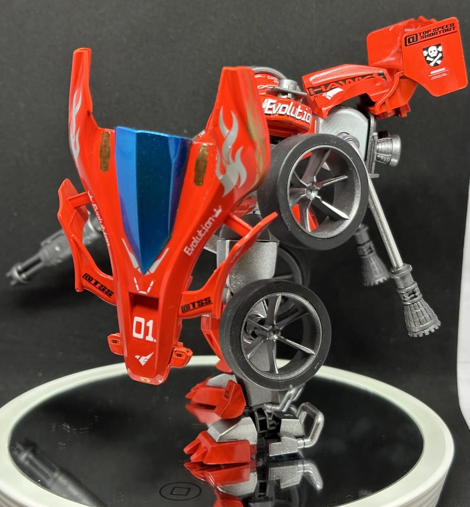 たまーにおふざけでガンプラの頭にミニ四駆のモーターぶっ刺して遊んでるんですが笑毎回やっても芸がないので、いっそミニ四駆とミキシングしてしまえー!と思い立ちました