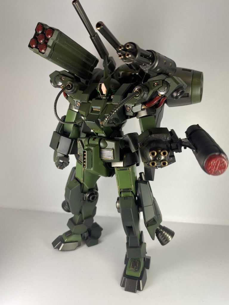 塗装後、デカール・仕上げ前です。部分塗装に失敗し……必殺誤魔化し汚しをキメました。ミリタリー感が増して、結果オーライです。