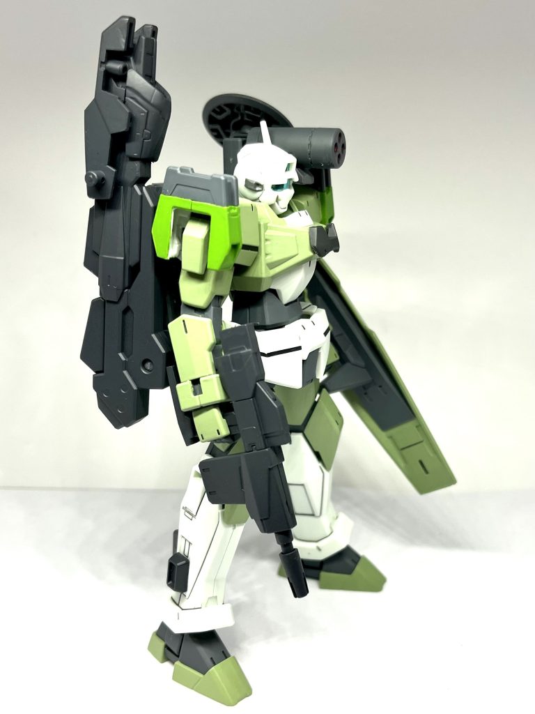 サイドビームカノン。近距離補助用4連ミサイルランチャー