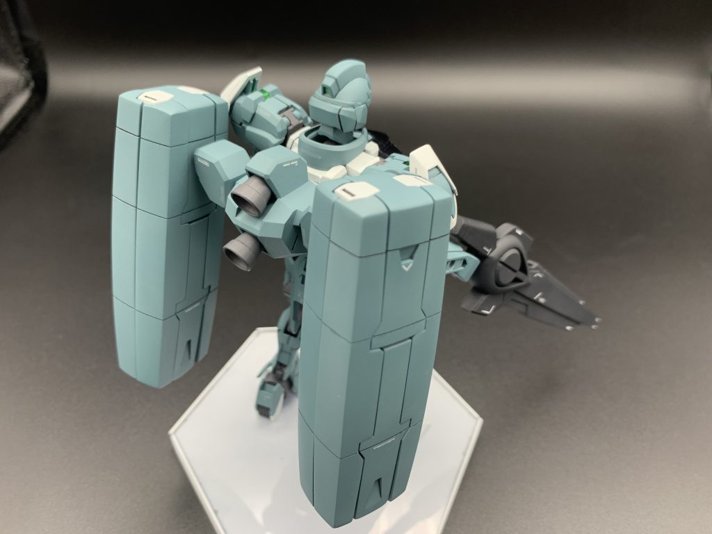 背面ルブリスのバックパックと大きく異なる部分ですが、特徴をとらえて何とかいい感じにまとまりました。