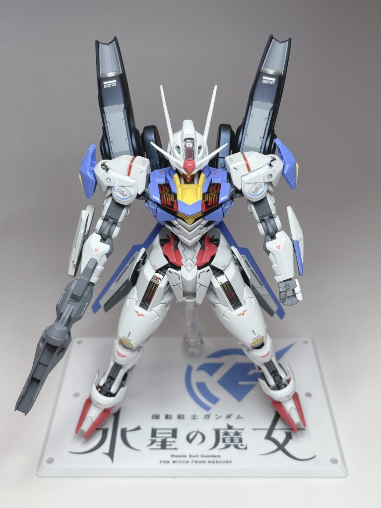 宇宙世紀モノしか作らない主義でいたものの、水星の魔女の流行りに飛びついて製作してみたので、サクッと終わりたかったのですが、プロポーションがどうしても気になって、面倒な改修になってしまい、完成までにかなり時間がかかってしまいました。