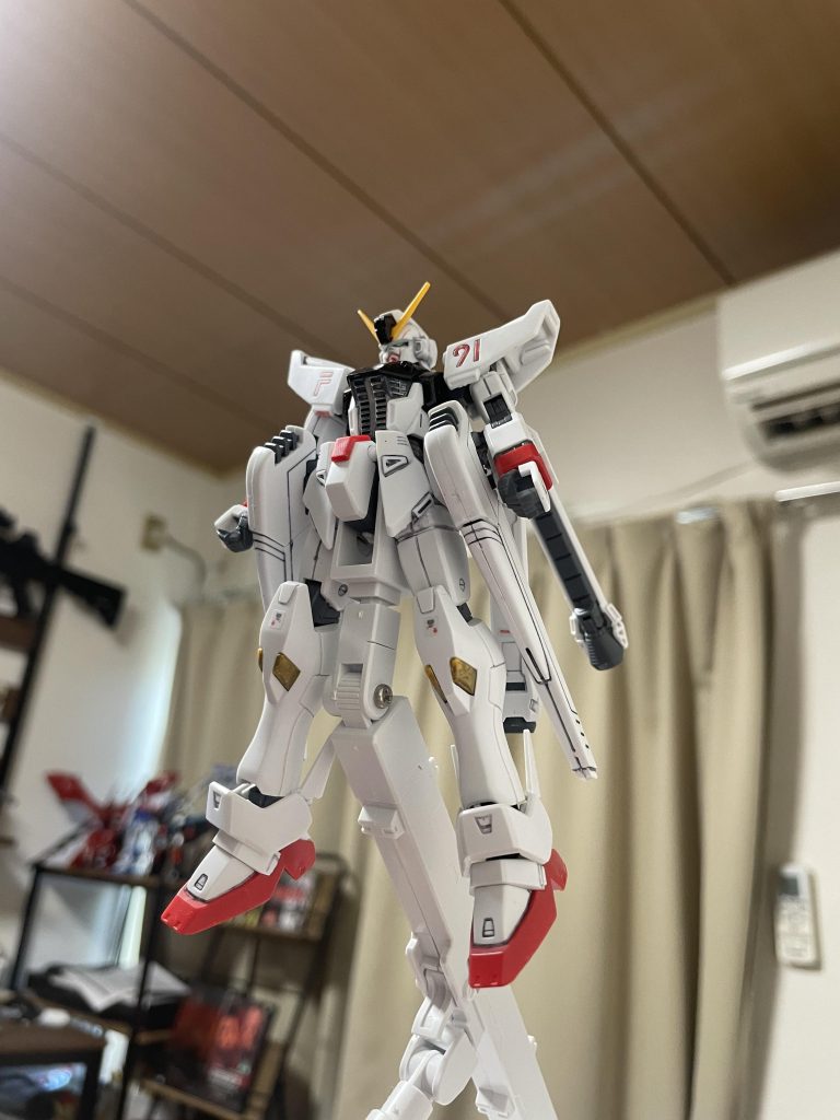 通常形態。F91をベースとした、次世代技術の試験運用の為の改造機。というイメージ!F91とF97の中間くらいを意識しました!