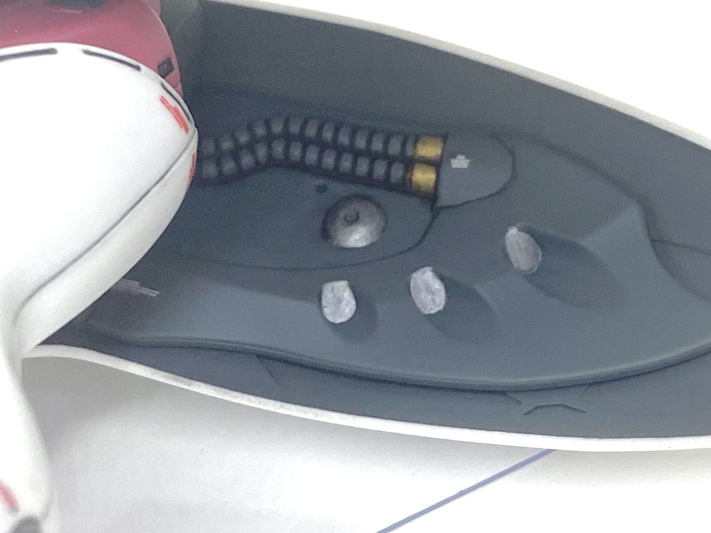 バインダー裏も三色で塗り分けました。