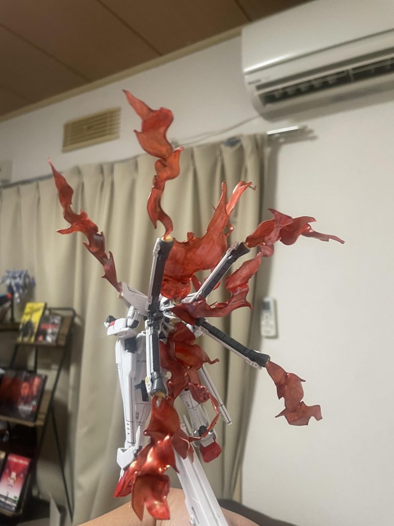 ストーリーにも書きましたが、ファントムガンダムとアンカーV4みたいなのを作りたかったので、個人的にはすっごく好きな背面部!楽しかったー!満足!