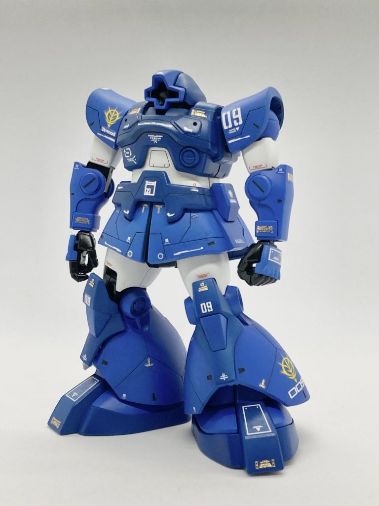 デカールを貼り終えた状態。100均のジュエルシールなどもっと有効に使っていきたいなぁ。