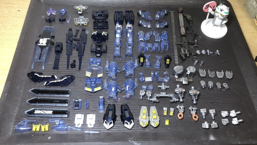 恒例の儀式。カラーレシピの写真は撮ってなかったのが悔やまれる…そうそう、パーフェクトゲートリムーバー、クリアのキットで絶大な効果ありますよ!ゲートがほぼ目立たなくなる上、磨くと素の状態よりツヤが出ます!オススメの工具です!