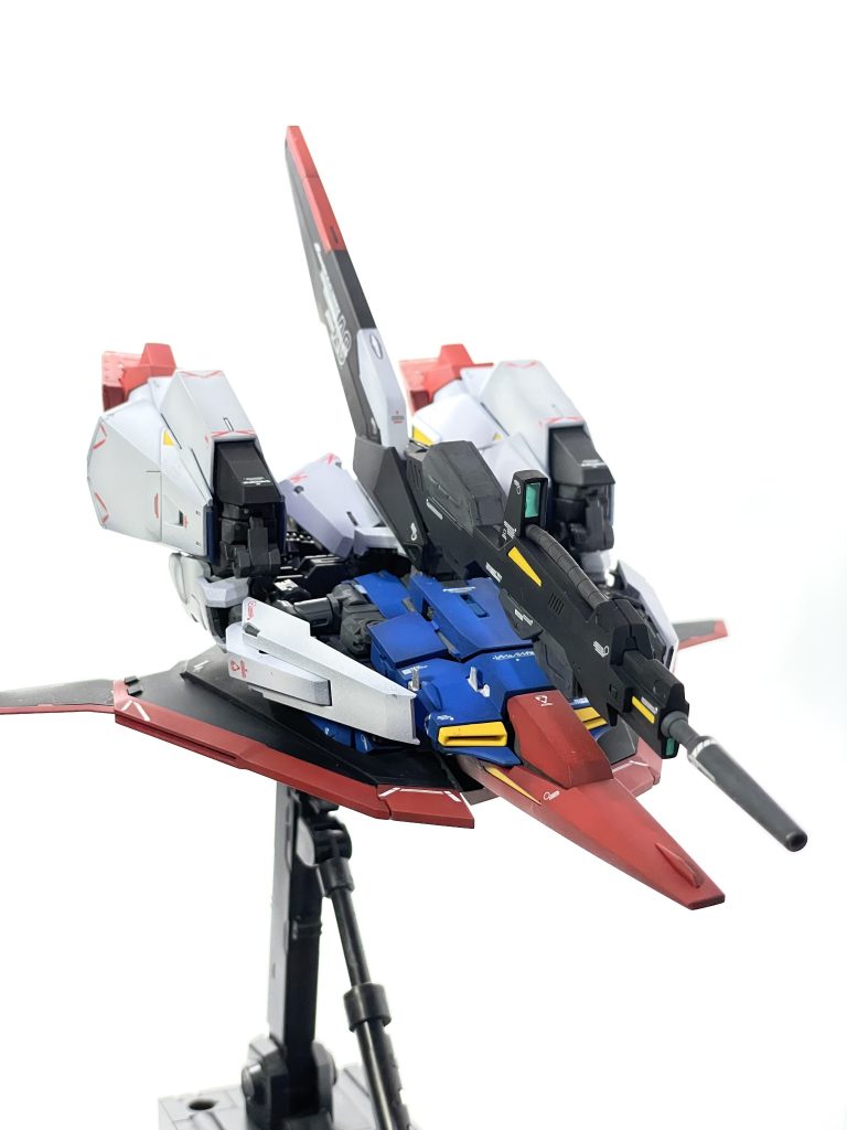 ウェイブライダー。子供の頃、クリスマスプレゼントにZガンダムのプラモデルをお願いしました。貰えたのは「1/60 Zガンダム」!デカい!が、変形しない!!なので、完全変形するZガンダムは子供の頃からの憧れだったのでした。