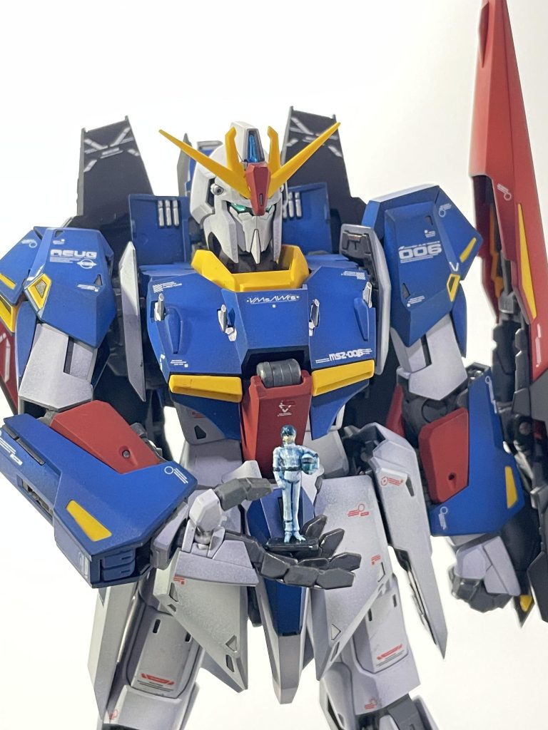 センサー部分は付属のシールを貼り、その上にUVレジンを盛りました。ちょっと盛りすぎてジュエルシールみたいになってるかも。けど、よく光るからヨシ。以上、最後までご覧いただきありがとうございました😊