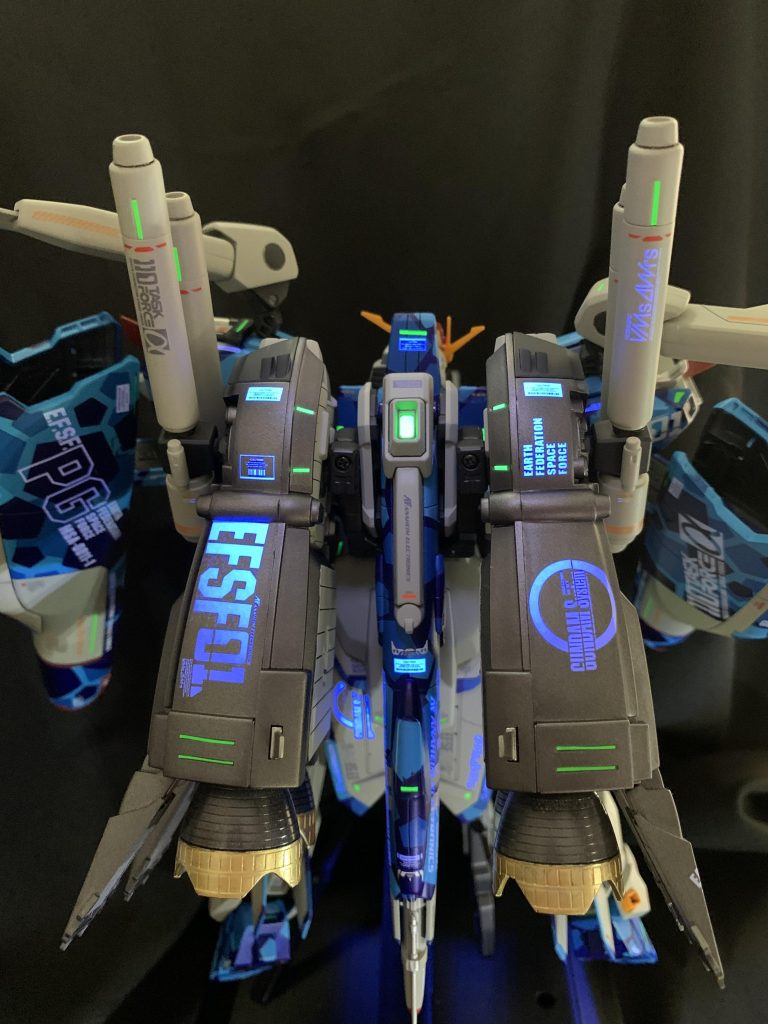 ええ感じで発光しております。もちろん肉眼の方がしっかり楽しめるんですが。