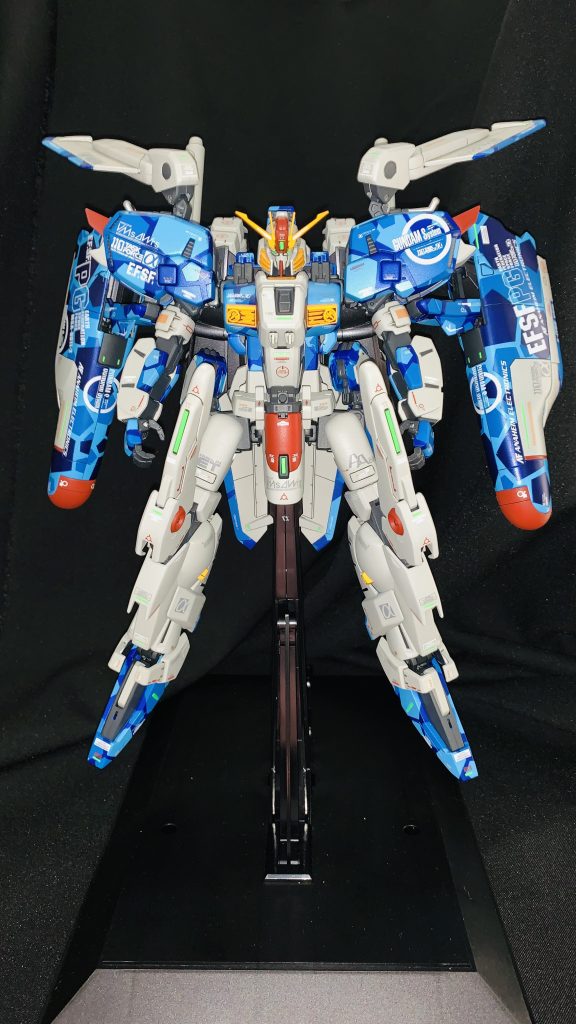 フラッシュ使用して明るめの武器なし正面姿。粗が目立ってますが。。。