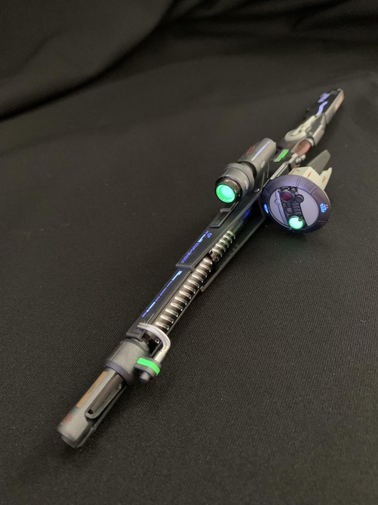 大型ビームライフルも細かく塗り分けしてビコーン対応です。