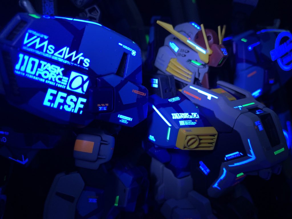 デカールもどっかのラーメン店のように増し増しですw。カラーリングの粗をデカールで誤魔化しているってのはここだけの話ですw。