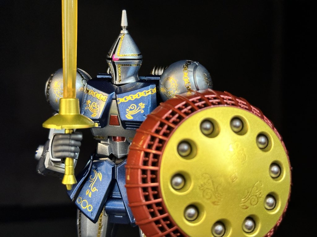 エングレービングには、ネイルアート用のシールを使っています。