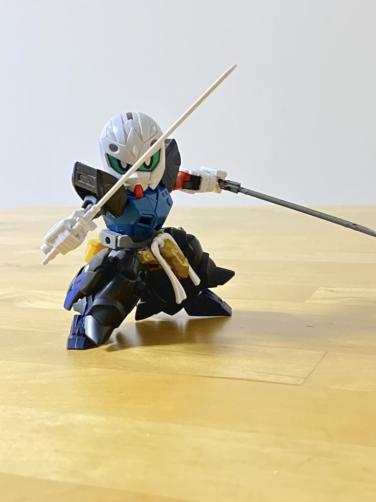 始まりは魔竜剣士ゼロがベース。頭部だけね。   