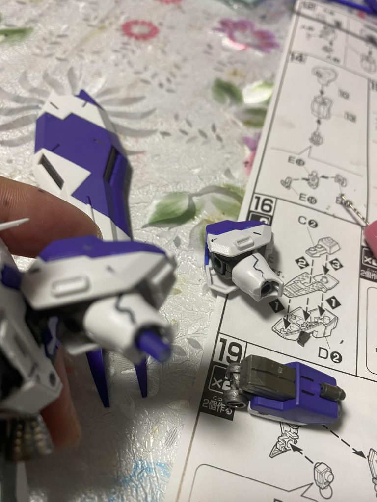 ランナーで切って関節部分の補助