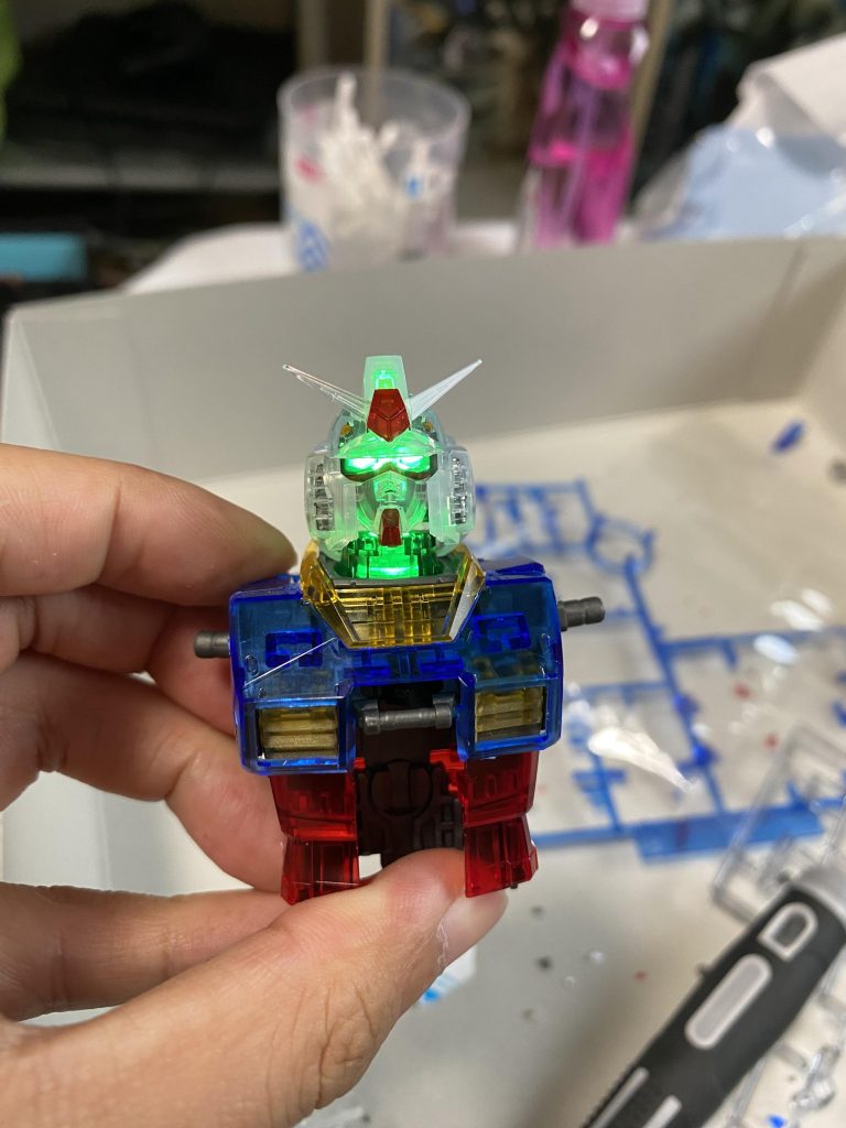 光らせることも可能って事なので今回はひからせることに！