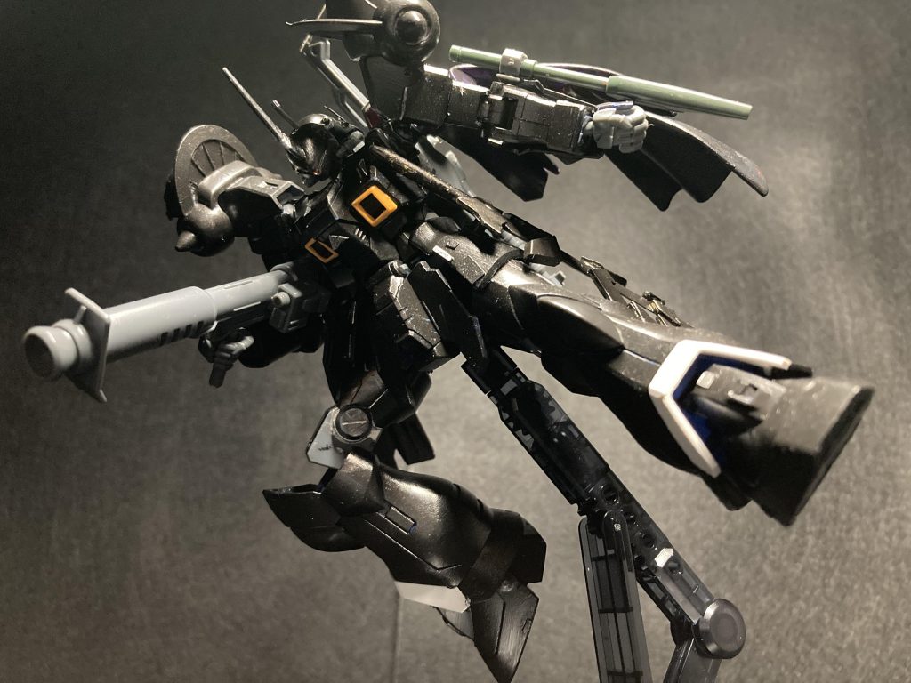 劇中では剣1本でしたが一応バズーカも持てたりします持てばいいのに……