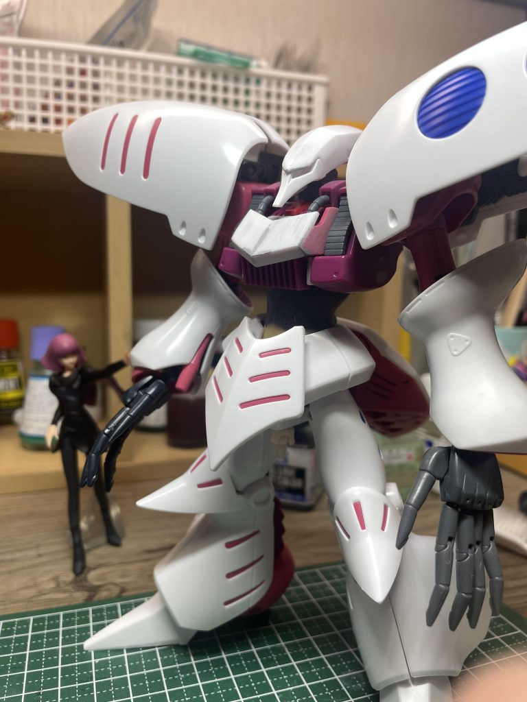 ハマーン様直々の指導により開発現場の士気も上がります。