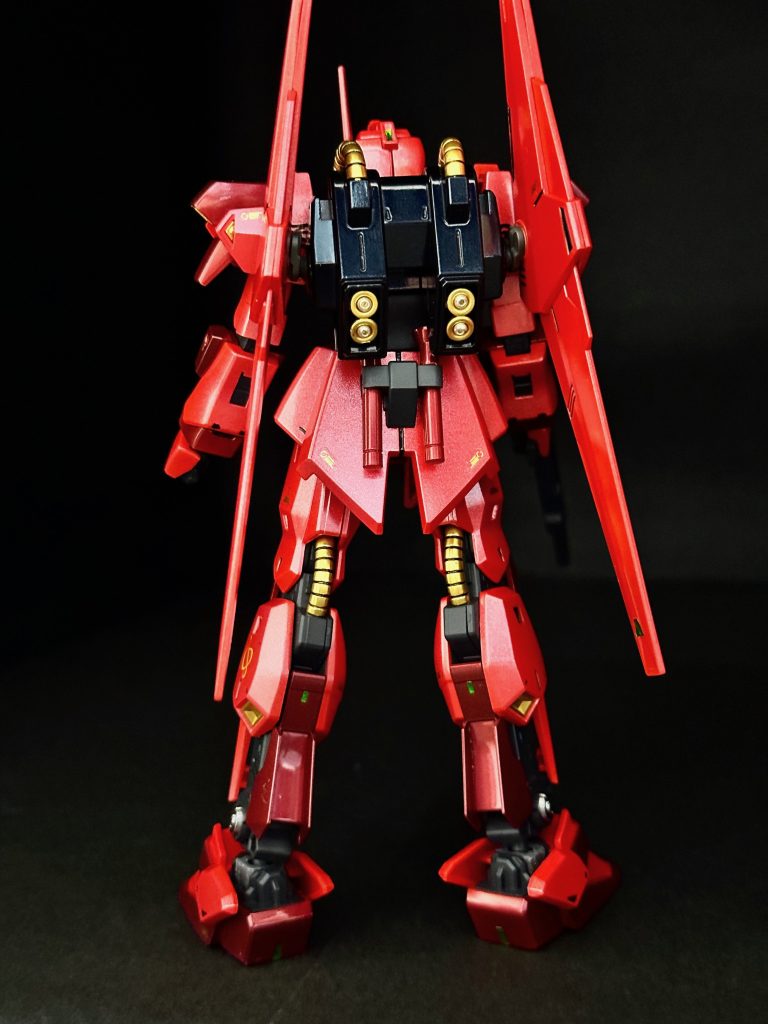 デカールは、キット付属のシールのほか、逆襲のシャア用のガンダムデカール、ミラーデカールのコーションなどを使っています。