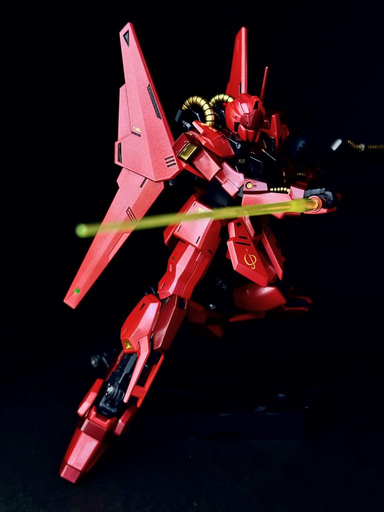 ラインモールドはエナメルブラックを使って、全体を引き締めるようにしています。