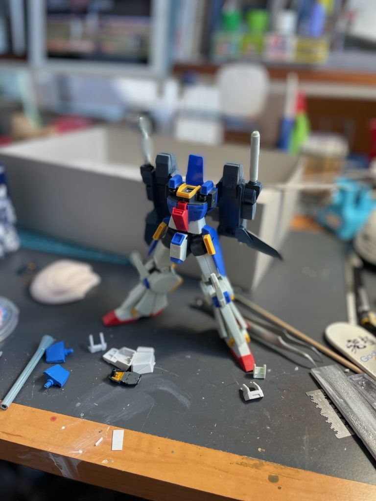 さらに改修初期ですこういうなんでもありの改修作業がとても楽しい笑今回使用したこのキットHG ZZガンダムなかなかの良キットだと思いますよ顔面と肩部の改修は必須ですがね…