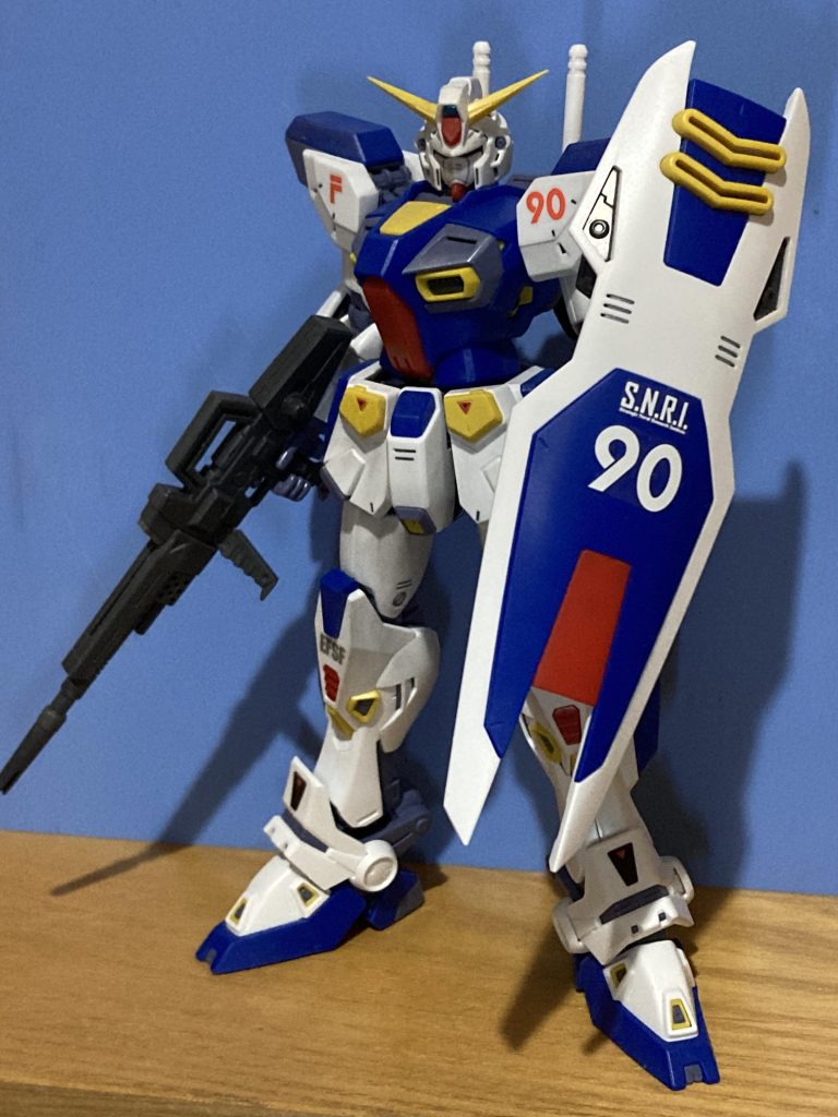 今回はF90とは別にもう一つ同時に手掛けていてそちらがメインなのでこちらは素組みに墨入れつや消しで分かりにくいくらいのほんのりウェザリングで汚しての簡単製作です