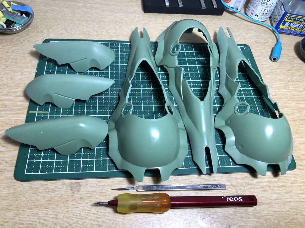 バインダーの切り離し。タガネを使ってほっていきました!BMCのZeroが大活躍してくれました!が、実はこの時点ではどうまとめるかノープラン!形になってよかった…