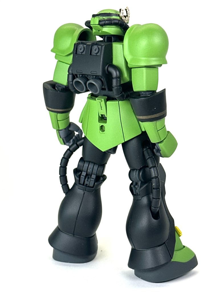 背面バックパックはシャアザクから取ってます