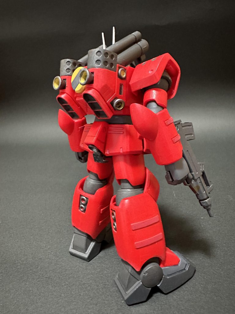 この時期のMSはイエローが入っているのでレスキュー車とか消防車っぽい色で塗ってみました。筆塗り・全塗装ガンプラ　２０２３　その３６